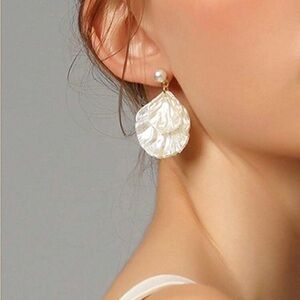Elegant Pearl and Gold Leaf Earrings
